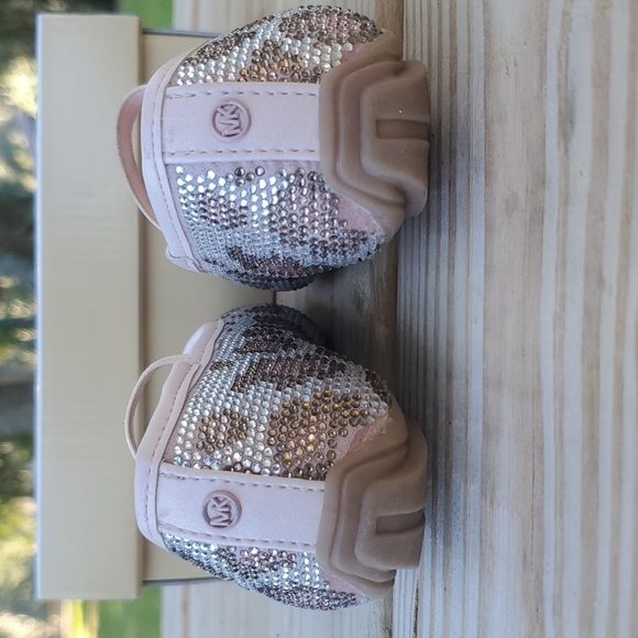 Michael Kors pink leopard girl's size 10 - Picture 3 of 16